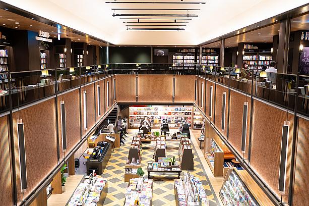 そして、3階4階で展開される書店。