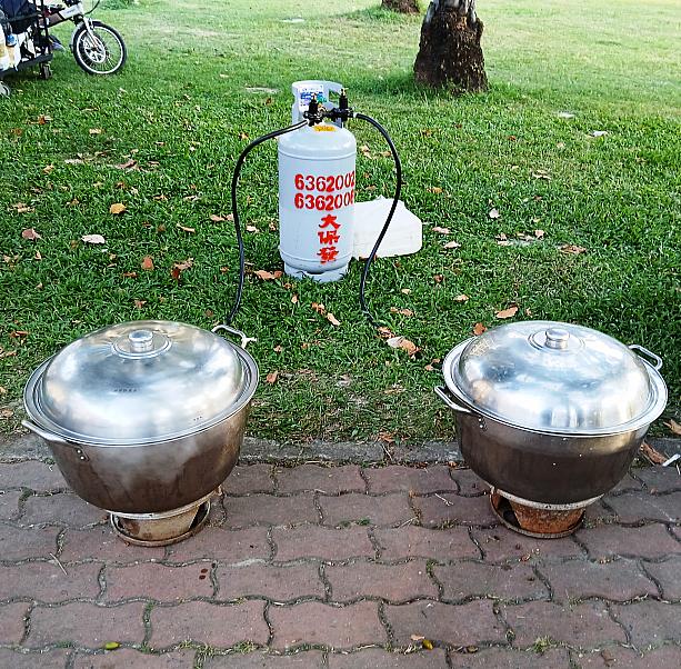 こちらが屋外でちまきを蒸すセットです。