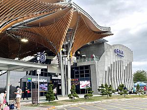 美しく生まれ変わった台鉄「花蓮」駅