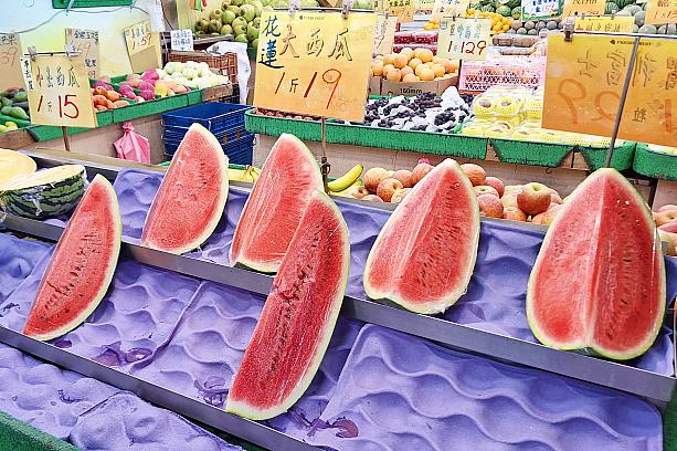 カットされたものも売っていますが……これが入る冷蔵庫がナビの家にはない……涙　