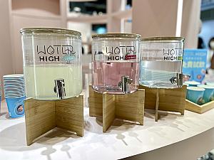 ほかの商品も色々試せたので、「WATERHIGH電解質沖泡粉」も体験！これは、水を飲むことを楽しくするために、発案されたフルーツテイストパウダーです。効率的な水分補給と電解質バランスを実現。味はレッドグァバ、クランベリー、レモンの3種類。台湾らしいフルーツのレッドグァバは、スゥ～っと喉越し良く飲めました！