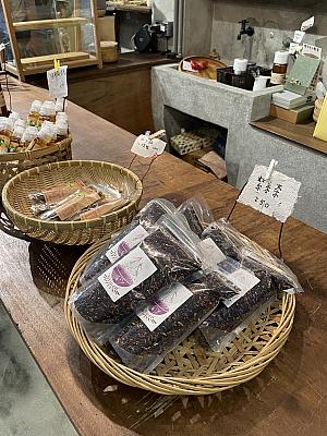 他にもこの地区で獲れる和禾米や地産商品を取り扱っていて、2階はお洒落カフェのような雰囲気になっています。現在カフェとしての営業はしていないとのことでしたが、とても素敵な空間だったので有効利用を希望！休憩としての利用はOKだそうです