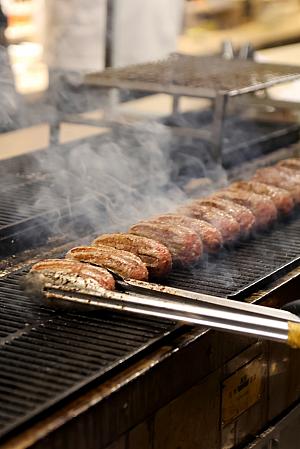 【台湾在住おすすめ】日本の行列店「ハンバーグ嘉(漢堡排 嘉)」CITY LINK台北南港店が2025年6月20日に正式オープン！ ハンバーグ嘉 漢堡排嘉 HamburgYoshi CITYLINK南港 日本の味 ハンバーグ 炭火焼ハンバーグ 立ち飲み 角ハイ 台北旅行 台北観光 台北グルメ 台湾旅行 台湾観光台湾グルメ