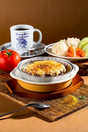 11時以降の朝食タイム以外もフードメニュー＆スイーツメニューが充実していますよ～！