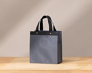 トートバッグもいい感じ！