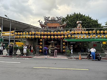【台北観光】台湾で最も歴史の古い観光夜市「華西街觀光夜市」の周辺を散策するとまるで掘り出し物のような、歴史あるスポットに出会えます 観光夜市 夜市 華西街夜市 華西街觀光夜市 ビブグルマン ミシュラン・ビブグルマン 刈包 魯肉飯 青雲閣 歴史建築 艋舺 艋舺福徳宮 福徳宮 萬華 台湾観光 台北観光 ディープMRT龍山寺