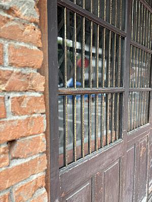 建物に使用される材質や構造が、時代背景を伝えてくれます。