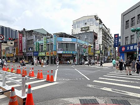 剝皮寮からみた景色。廣州路が絶賛工事中でちょっと残念…