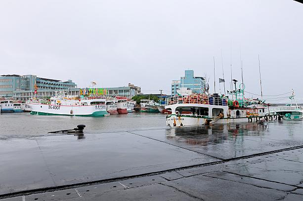 屏東県東港は本マグロ(黑鮪魚)やカジキ、桜エビなどで知られる台湾南部にある漁港。ここには2つの市場があるんです。