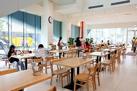 王爺信仰が学べる博物館「屏東縣王船文化館」内にあってアクセスは抜群！参観ついでに立ち寄ることができちゃいます。いざ、入店～！