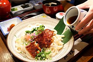 ①つゆだけかけて