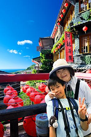 【台湾旅行】台湾の人気観光スポット「九份」「十分」「野柳地質公園」を1日で巡るならJJチャーターがおすすめ！ 九份 十分 野柳地質公園 JJ チャーター 台湾チャーター 台湾旅行 台湾観光 人気スポット 親子旅三世代旅行