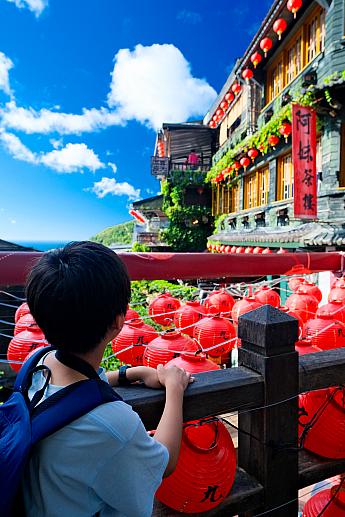 ずっと来てみてかったという「九份」に来られて絶景を見つける甥っ子くん