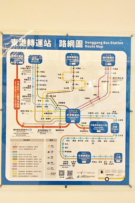 高雄の高鉄「左営」駅や台鉄「高雄」駅、高雄MRTの「美麗島」駅や「高雄国際空港」駅はじめとした鉄道各駅とを結ぶ東港バスターミナル。ここから墾丁や恆春、枋寮、潮州といった屏東各地にアクセスできます。