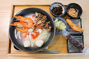 東港を代表するごはん、飯湯の定食セット