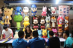 ショッピングやゲームも楽しめちゃう！
