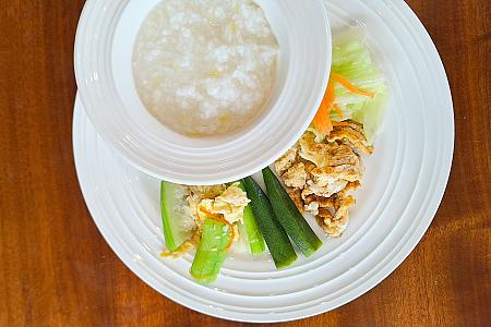 洋食＆台湾料理がメインのシンプルなビュッフェスタイルです。