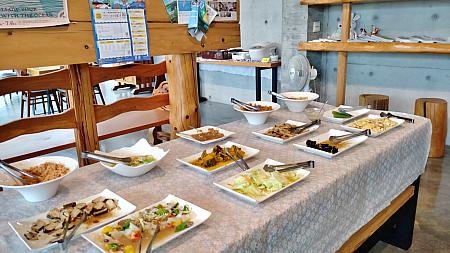 洋食＆台湾料理がメインのシンプルなビュッフェスタイルです。