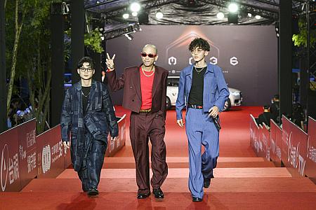 台湾版、サンプラザ中野くん⁈スキンヘッドにサングラスがトレードマークの「呂士軒」。