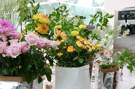 【台湾人気店コラボ】食品EC「TASTE by MMHG」×お花屋さん「CNFLOWER」がタッグを組んだ中秋節の月餅ギフト発売中！ 中秋節 月餅 TastebyMMHG CNFlower CNSalon 台北土産 台湾土産 季節限定 台北観光 台湾観光 台北旅行台湾旅行