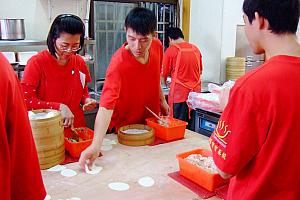 生粋の高雄人がおいしいんだよ！と連れてきてくれた「楊寶寶蒸餃」。大人数でたくさん注文したどの料理も絶品でびっくり♡<br>画像提供：林森in台湾