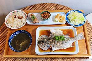 落ち着いた空間で台湾家庭料理がいただける「馨苑」。おひとり様でも楽しめるのが◎