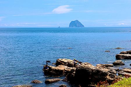 基隆の新しいフォトスポット「海龜岩(海亀岩)」、何でも夕陽と一緒に見るとそれはそれはきれいに見えるそうなので、時間に余裕があれば夕陽時を目指してみてください！