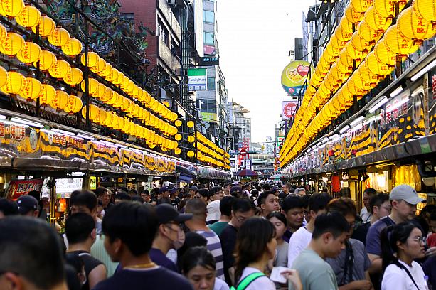 食いしん坊軍団と行く「基隆廟口夜市」は、おいしくて満腹で楽しいひと時！台北の夜市とは一味も二味も異なる地方夜市は、やっぱりやめられません！