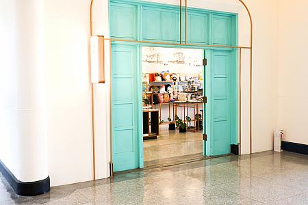 古蹟館の1階は「誠品書店」と「昭和J11咖啡館」が入っていて、美術館の入場料を支払っていなくても利用できる施設になっています。カフェで休憩しながら昭和の雰囲気を堪能するのも良さそうですよね！