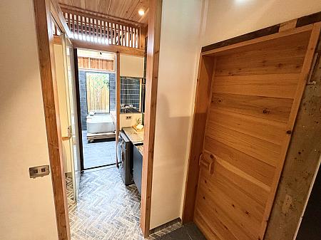 この先が浴室なんだけど、どんな感じかな？