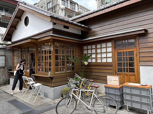 日本統治時代に、新富町市場の管理人のオフィス兼宿舎として使用されていました。