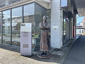 創業者・森永太一郎銅像