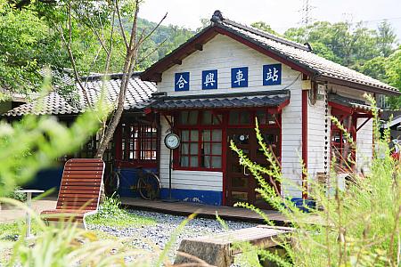 内湾へ行く途中、金～日曜日しかオープンしていないという「晌午粄食」に立ち寄ってみました。お店は人気観光スポット「合興愛情車站」から車だと約5分で到着します。