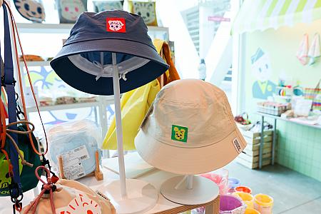 ほかにもいろいろ！！！財布のひもがゆるゆるになって、思わず爆買いにご注意ください。でもでも、200元以上の購入をおすすめします。だってポップアップストアでは、200元以上の購入＆公式インスタのフォローでかわいいショッパーに入れてくれるんです！うふふ♡