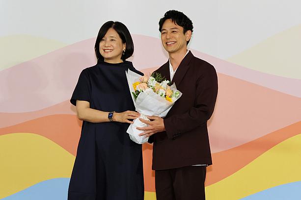 今回のプロモーションビデオの内容を少しだけ教えてもらえました。それは、「台湾への偏愛」をテーマに、台南や高雄を訪れ、芸術文化や地域信仰、伝統市場など南台湾ならではの魅力が詰まっている映像になっているそう。もう少し詳しく聞いてみると……龍虎塔、三鳳中街傳統市場、奇美博物館を訪れ、かき氷もたくさん食べたそうです。絶対楽しい映像になっているはず！この映像は10月中旬からの日本の色んなところで見られるそうですよ！ 