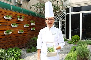 そして、「Le Jardin夏登法式鐵板燒」の最大の特徴は、ハーブを多用している点にあります。なんと庭はハーブガーデンになっていて、当日シェフ自らハーブを採ってきて、料理に使用しているこだわりぶりなんです。