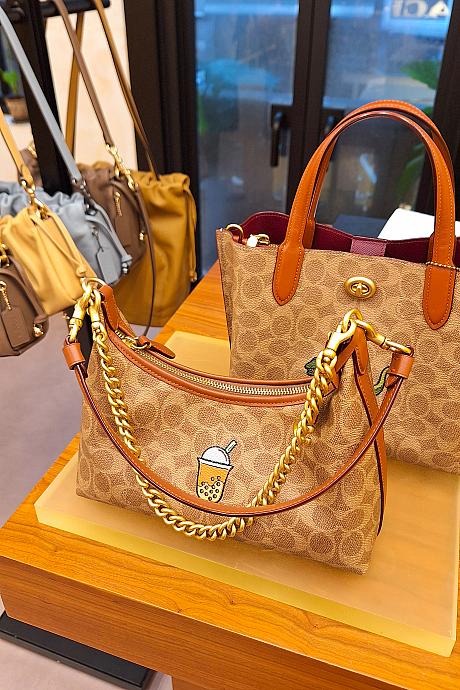 あと、コーチクリエイト(Coach Create)では、台湾限定のタピオカミルクティー柄が売られているのもポイント高し♡かわええ～！