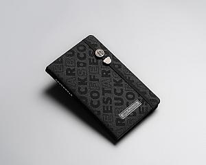色は黒と緑の2種類。細部まで手を抜かないこだわりぶり！
