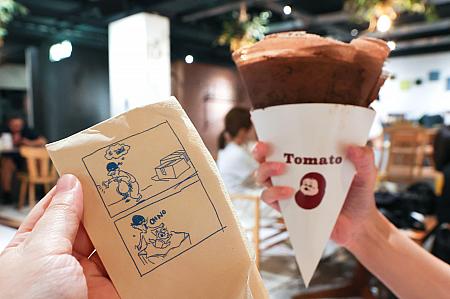 クレープが入れられたケースも紙ナプキンもかわいいんです♡