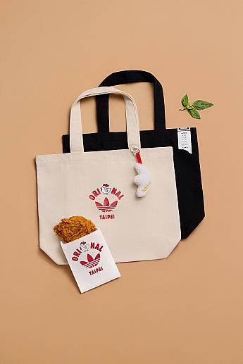 【台湾土産】アディダス×台湾グルメ「雞排(ジーパイ)」＝ORI雞NAL雞排シリーズ誕生！ アディダス ジーパイ 雞排 鶏排 adidas頂呱呱