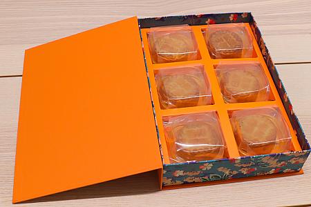 「JR東日本大飯店台北(ホテルメトロポリタンプレミア台北)」の月餅、毎年どんどんパワーアップしていて、毎年食べてその実力を堪能したいものですよね！パッケージも美しいから、お世話になった人に配ってもとても喜ばれそうですよ。