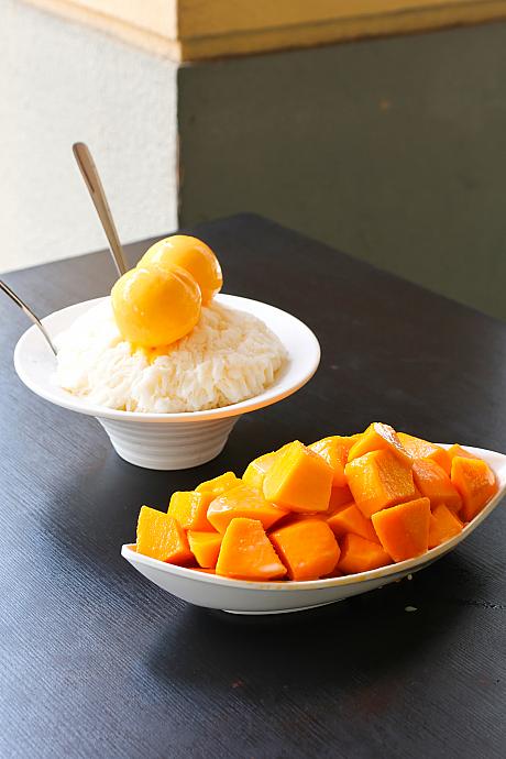 でも、でも、でも、テーブルに運ばれてきてビックリ！！！2個あるぅーーーー！！！！