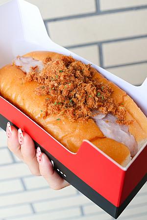 芋泥肉鬆奶油麵包 140元<br>三井LaLaport南港店限定販売
