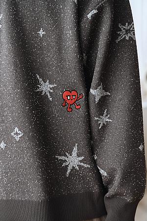 KURT聯名顆粒混色愛心刺繡毛衣 | 米／灰 | M／L | 2490元