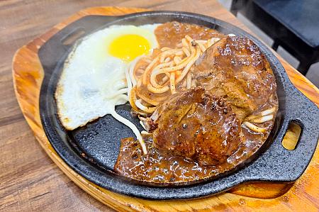 そして、お腹いっぱいステーキが食べられるのがいい感じ～！スープも飲み物もアイスクリームもついてきますよ～！