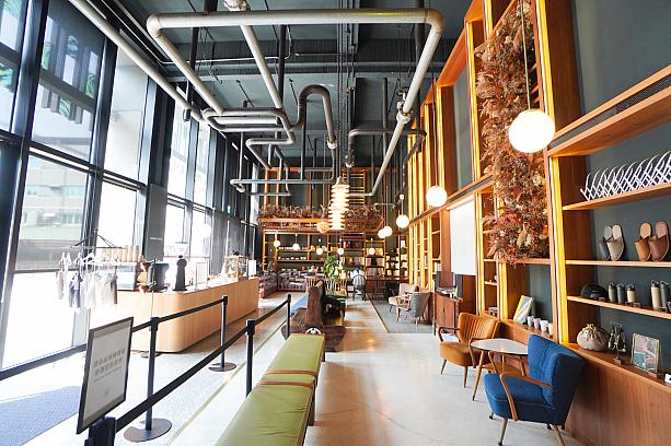 ここは、デザインホテル(HOTEL)とホステル(HOSTEL)を合体させた宿泊施設。2～4人用の個室のほか、バックパッカーに人気の格安ドミトリー(800元/人～)も併設されています。旅のスタイルに合わせてお選びください。