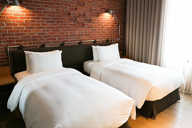 今回ナビはHOTELの2人部屋(友緻客房-2小床)をチョイス。シングルベッドが2台置かれたベーシックな個室タイプです。お友達との旅行にぴったり！