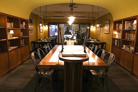 【高雄カフェ】高雄人に大人気！「Cafe Strada」でゆる～く過ごす台湾のごきげんタイムが心地良すぎる！ CafeStrada 歩道咖啡館 BerenicePatisserie 貝荷尼絲手工甜點 美麗島駅近く 高雄カフェ 高雄グルメ 高雄旅行 高雄観光 リノベカフェ 台湾旅行 台湾観光 台湾グルメ台湾カフェ