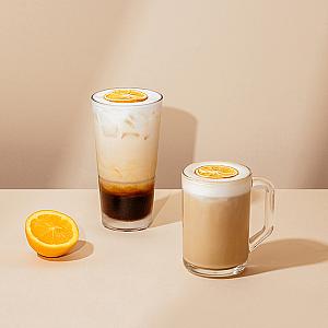 橙澄雲朵燕麥那堤(Orange White Choco Cold Foam Oatmilk Coffee) $200<br>販売カウンター：經典吧檯(Central Bar)