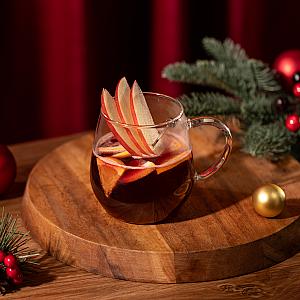 微醺蘋果熱紅酒(Warm Apple Mulled Wine)$450<br>販売カウンター：星巴克創意調酒吧檯(Mixology Bar)